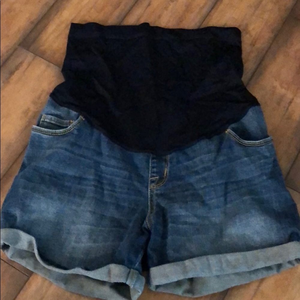 Maternity shorts